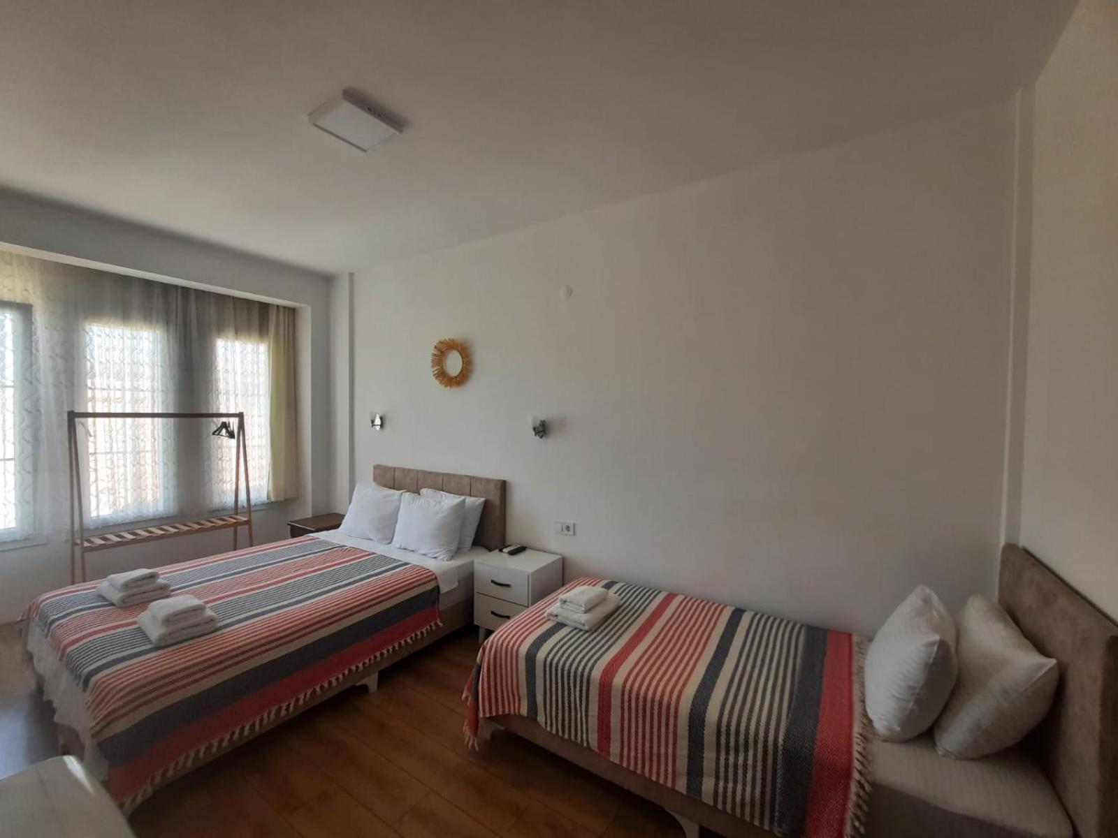Adil Pansiyon Çeşme Eksteriør billede